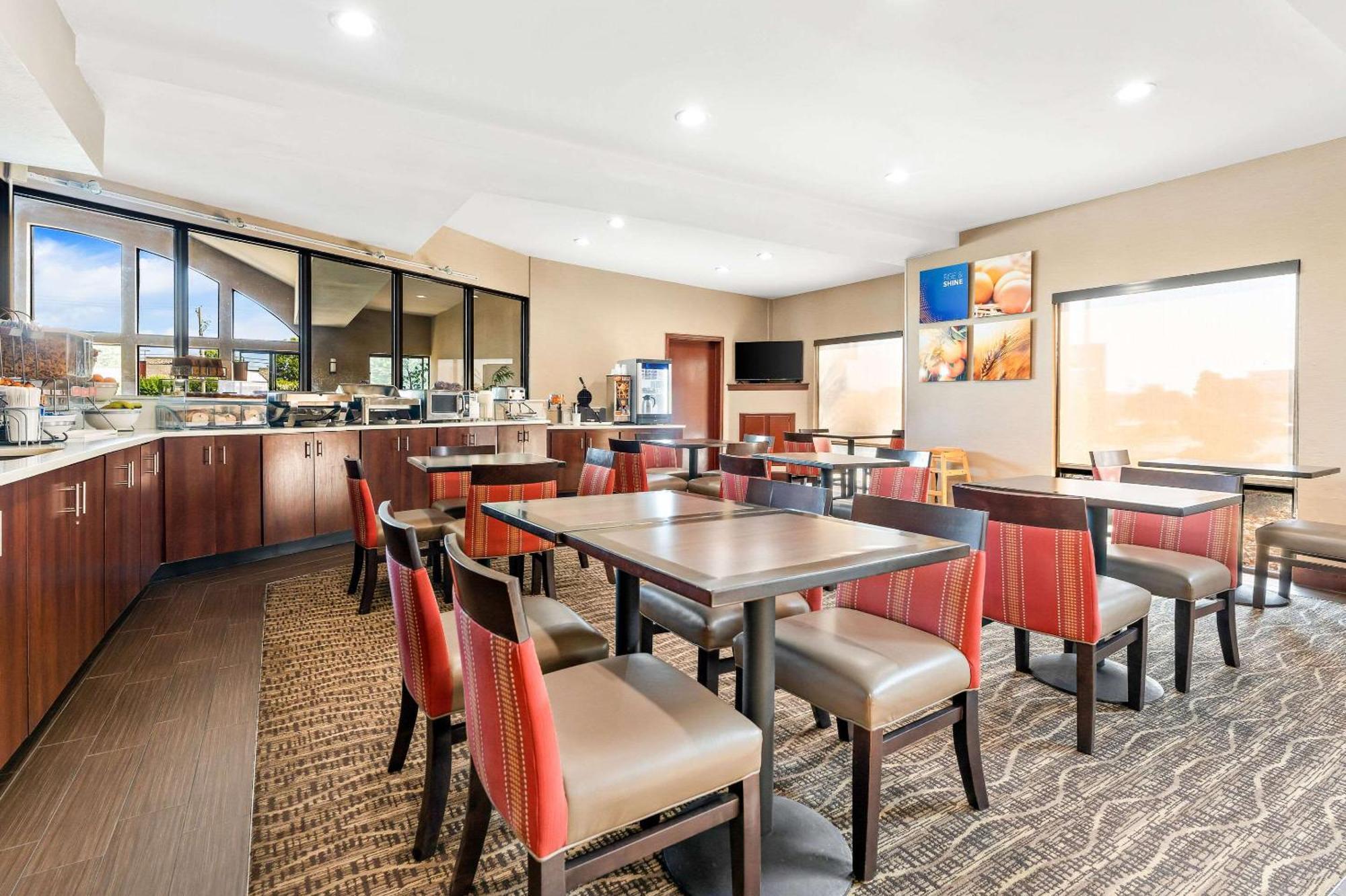 Comfort Suites Near Robins Air Force Base Warner Robins Bagian luar foto